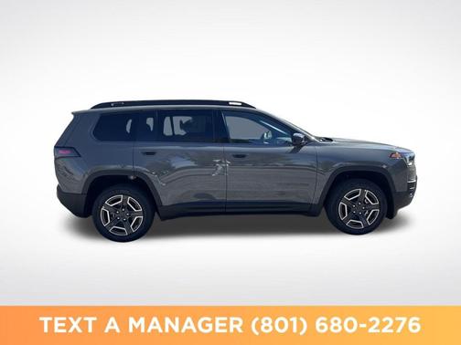 Sting-Gray Clearcoat 2026 Jeep Cherokee Laredo 4x4