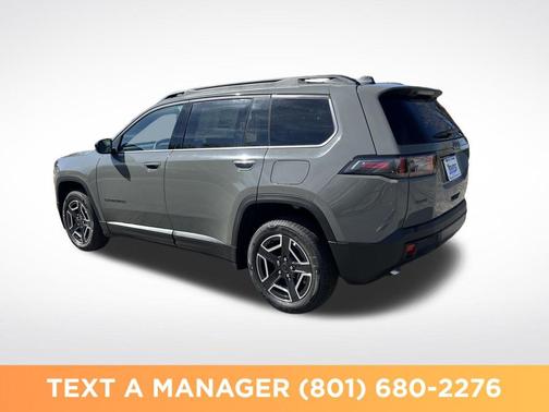 Sting-Gray Clearcoat 2026 Jeep Cherokee Laredo 4x4