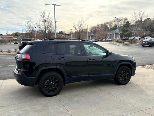 2023 Jeep Cherokee Altitude