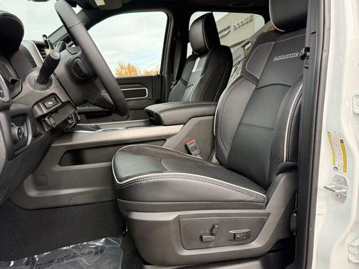 2025 RAM 2500 Laramie Crew Cab 4x4 6'4' Box