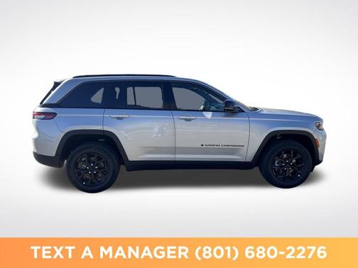 Silver Zynith 2026 Jeep Grand Cherokee Altitude