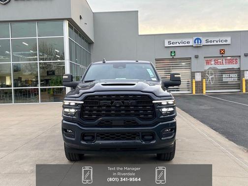 2026 RAM 3500 Limited Crew Cab 4x4 8' Box