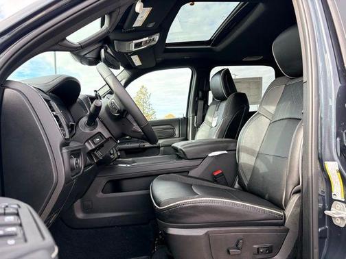 2026 RAM 3500 Limited Crew Cab 4x4 8' Box