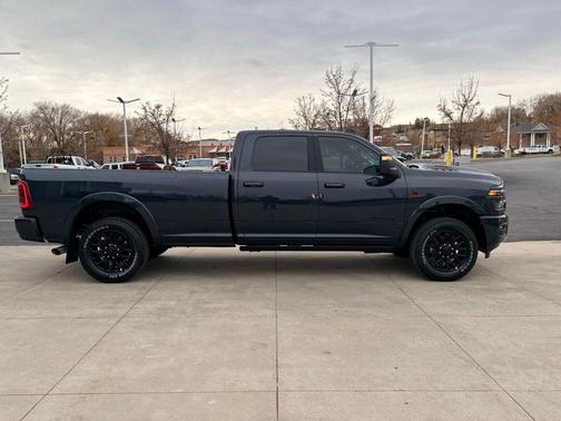 2026 RAM 3500 Limited Crew Cab 4x4 8' Box