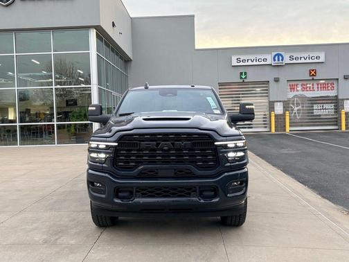 2026 RAM 3500 Limited Crew Cab 4x4 8' Box