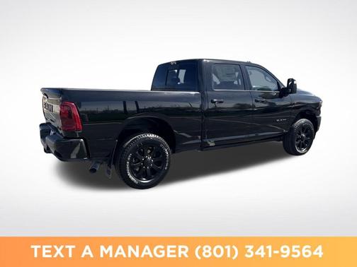 Diamond Black Crystal Pearlcoat 2026 RAM 3500 Laramie Crew Cab 4x4 6'4' Box