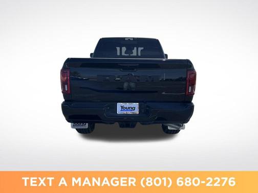 Diamond Black Crystal Pearlcoat 2026 RAM 3500 Laramie Crew Cab 4x4 6'4' Box