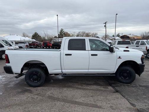 2026 RAM 2500 Tradesman Crew Cab 4x4 6'4' Box