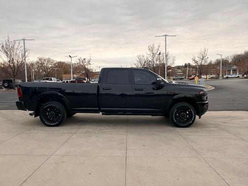 2026 RAM 3500 Limited Crew Cab 4x4 8' Box