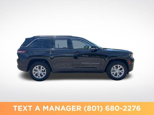 Diamond Black Crystal Pearlcoat 2023 Jeep Grand Cherokee Limited