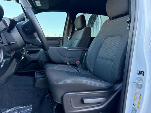 2025 RAM 1500 Warlock Crew Cab 4x4 5'7' Box