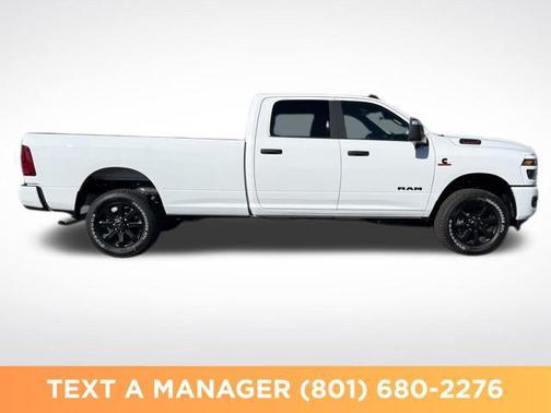 Bright White Clearcoat 2026 RAM 2500 Big Horn Crew Cab 4x4 8' Box