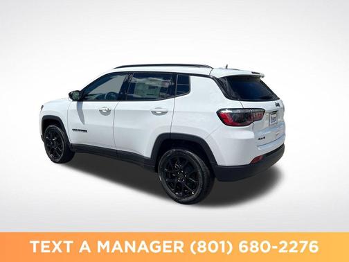 Bright White Clearcoat 2026 Jeep Compass Latitude