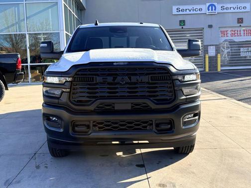 2026 RAM 2500 Tradesman Crew Cab 4x4 8' Box