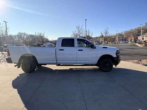 2026 RAM 2500 Tradesman Crew Cab 4x4 8' Box