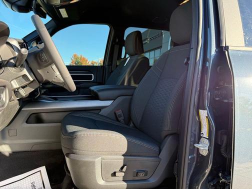 2025 RAM 2500 Big Horn Crew Cab 4x4 6'4' Box