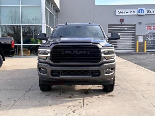 2022 RAM 3500 Laramie Crew Cab 4x4 8' Box
