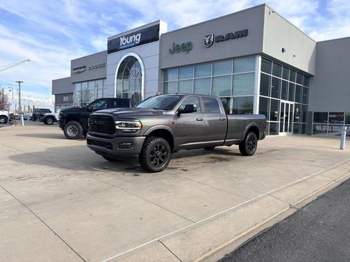 2022 RAM 3500 Laramie Crew Cab 4x4 8' Box