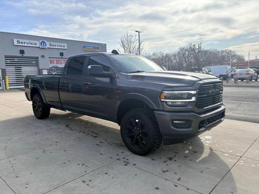 2022 RAM 3500 Laramie Crew Cab 4x4 8' Box