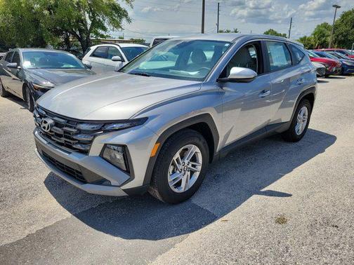 2025 Hyundai TUCSON SE