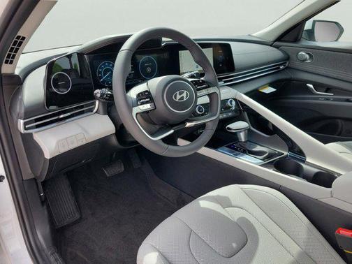 2025 Hyundai ELANTRA HEV Limited
