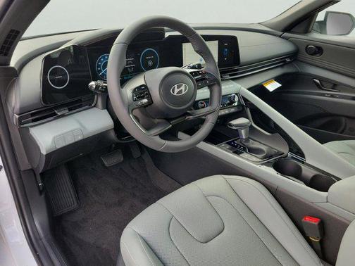 2025 Hyundai ELANTRA HEV Limited
