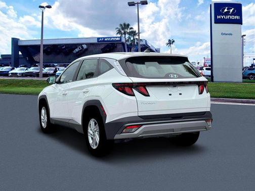 2026 Hyundai TUCSON SE