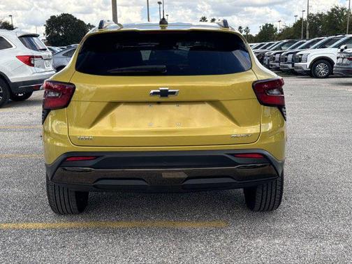 Nitro Yellow Metallic 2025 Chevrolet Trax FWD ACTIV