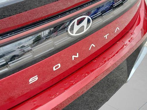 2025 Hyundai SONATA Hybrid SE