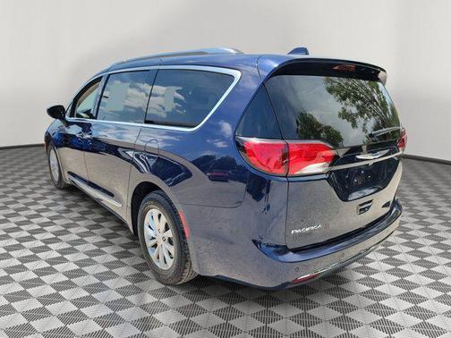 2018 Chrysler Pacifica Touring-L