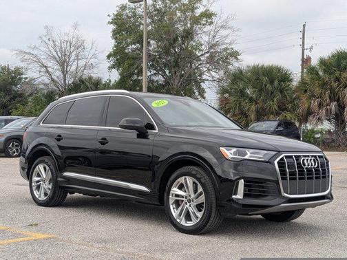 Mythos Black Metallic 2022 Audi Q7 55 Premium Plus