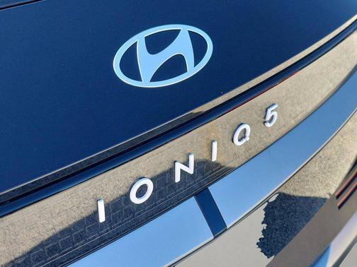 2025 Hyundai IONIQ 5 SEL