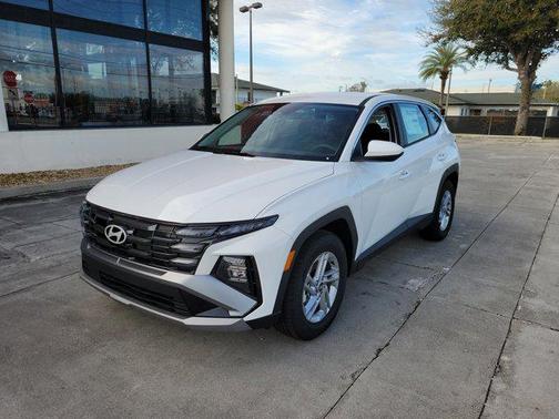 2026 Hyundai TUCSON SE