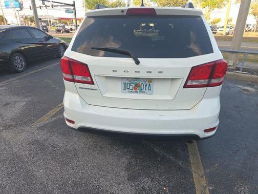 Vice White 2019 Dodge Journey SE
