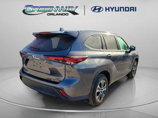 2024 Toyota Highlander XLE