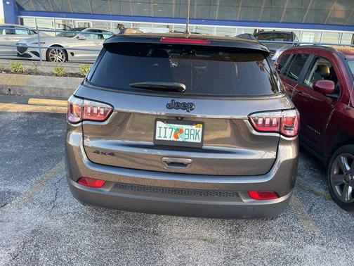 Granite Crystal Metallic Clearcoat 2023 Jeep Compass Latitude