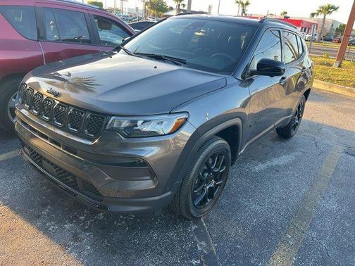 Granite Crystal Metallic Clearcoat 2023 Jeep Compass Latitude