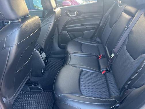 Granite Crystal Metallic Clearcoat 2023 Jeep Compass Latitude