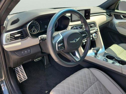 2023 Genesis G70 3.3T RWD