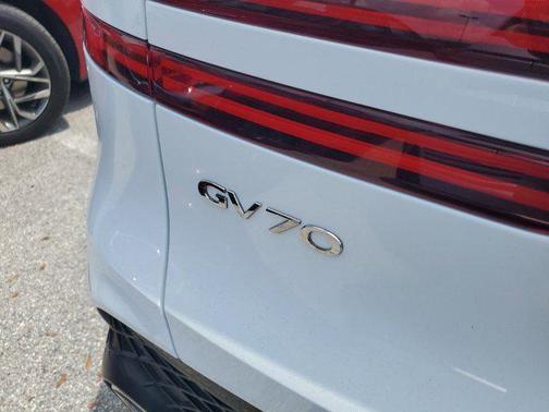 2025 Genesis GV70 2.5T