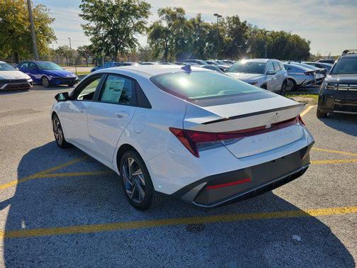 2025 Hyundai ELANTRA Sport