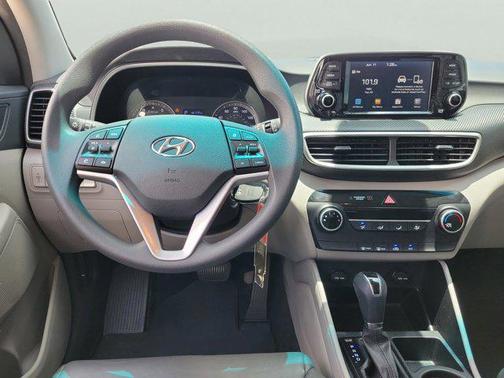 2020 Hyundai TUCSON SE