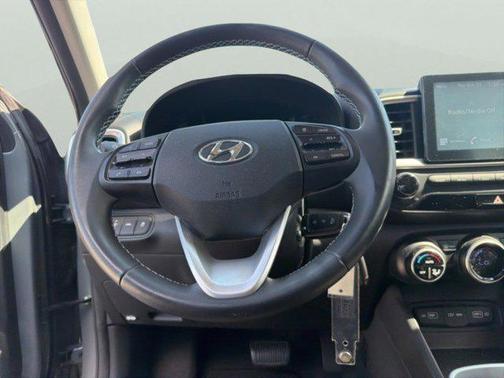 2022 Hyundai VENUE SEL