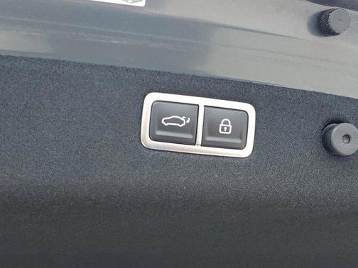 2025 Genesis G70 3.3T RWD Sport Advanced