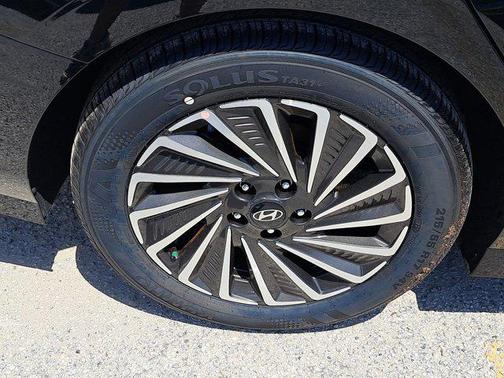 2025 Hyundai SONATA Hybrid SE