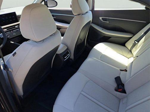 2025 Hyundai SONATA Hybrid SE