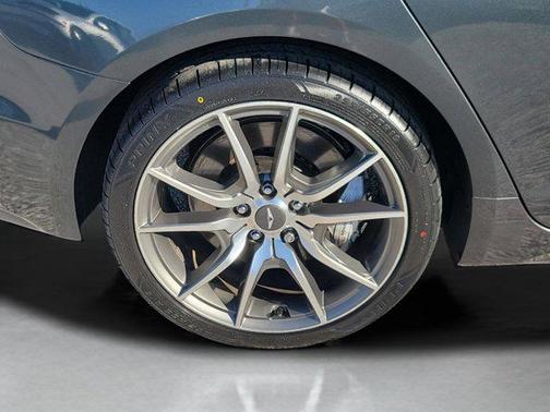 2019 Genesis G70 3.3T Design