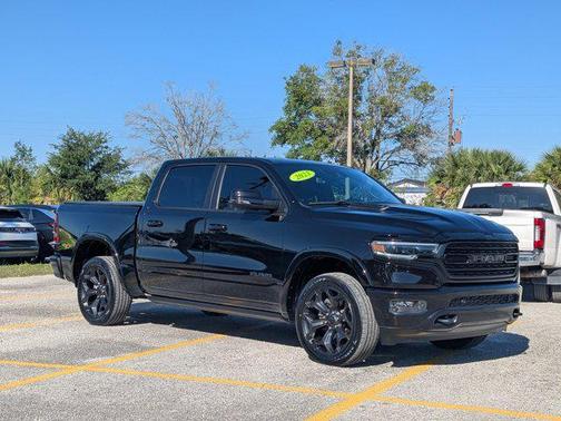 Diamond Black Crystal Pearlcoat 2023 RAM 1500 Limited