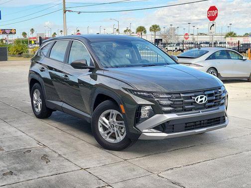 2026 Hyundai TUCSON SE