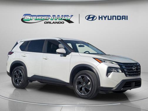 Everest White Pearl 2025 Nissan Rogue SV